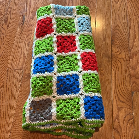 Colorful crocheted granny square afghan throw blanket 48" by 53" - Picture 6 of 6